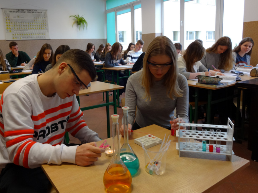 Opis alternatywny powinien przekazać treść ilustracji